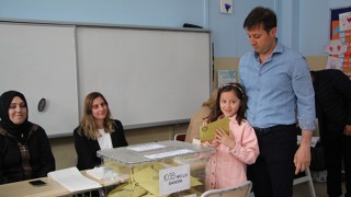 OY KULLANMA İŞLEMİ SÜRÜYOR