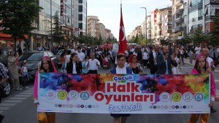 ÇERKEZKÖY’DE HALK OYUNLARI FESTİVALİ COŞKUSU