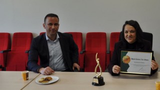 GÜLTEN VATANSEVER’E ALTIN KİTAP ÖDÜLÜ