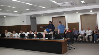 AK PARTİ GRUBU MECLİSİ TERK ETTİ