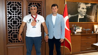 MİLLİ SPORCU ÖZBAHÇECİ’DEN AKAY’A ZİYARET
