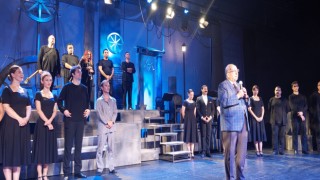 BASIN MENSUPLARI VE KÖŞE YAZARLARI İÇİN ÖZEL OLARAK SAHNELENDİ