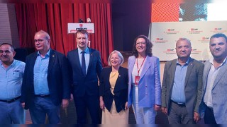 CHP, AYFER DÖNMEZ'LE 'DEVAM' DEDİ