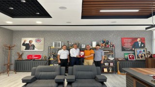 TÜRK METAL SENDİKASI'NA KIZILAY'DAN PLAKET