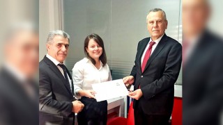 TÜRKİYE’NİN EN BAŞARILI MEMURU AYŞE NUR OLDU