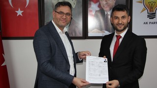 AK PARTİ’NİN EN GENÇ ADAY ADAYI BAŞVURUSUNU YAPTI