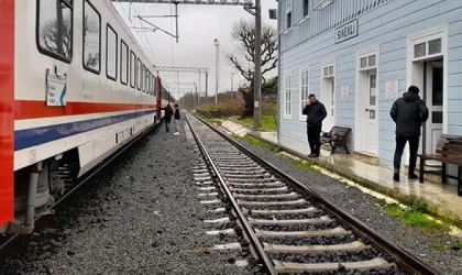 40 DAKİKALIK GECİKME SİNİRLERİ GERDİ