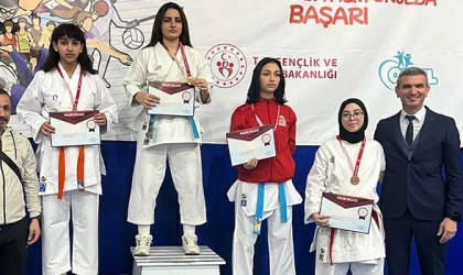 ÇERKEZKÖY’ÜN GENÇLERİ YARIŞMALARDAN DERECE YAPARAK DÖNDÜ