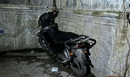 BAHÇEDEN MOTOSİKLETİ ÇALDILAR