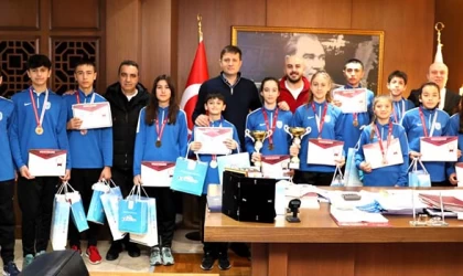 ŞAMPİYON ÖĞRENCİLER AKAY’I ZİYARET ETTİ