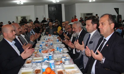 EHLİBEYT DERGAHI’NDA İFTAR PROGRAMI DÜZENLENDİ