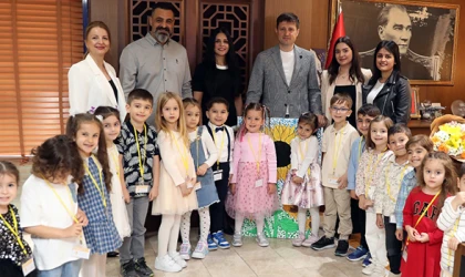 AKAY, 23 NİSAN’DA MİNİK ÖĞRENCİLERİ AĞIRLADI