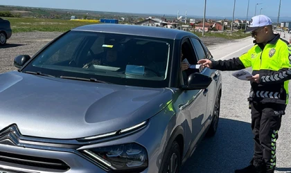 KURALLARA UYMAYAN SÜRÜCÜLERE CEZA KESİLDİ