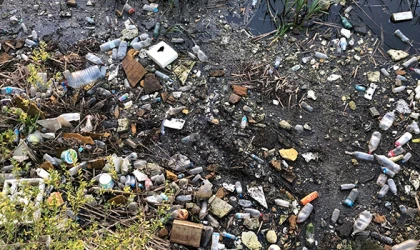 DERE ADETA PİSLİK AKIYOR!