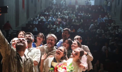 “DÜŞ ALBAY” OYUNU SEYİRCİYLE BULUŞTU