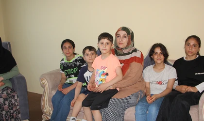 AYLIK 8 BİN LİRA İLE YAŞAM MÜCADELESİ VERİYOR