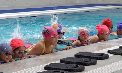 830 ÇOCUK YÜZME ÖĞRENECEK