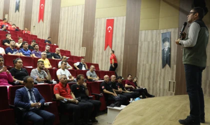 KAPAKLI’DA TEMEL AFET BİLİNCİ EĞİTİMLERİ SÜRÜYOR