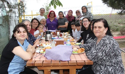 ÖZEL İNSANLAR LAVANTA BAHÇESİ'NDE BULUŞTU