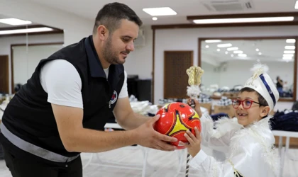 SÜNNET KIYAFETLERİ DAĞITILDI