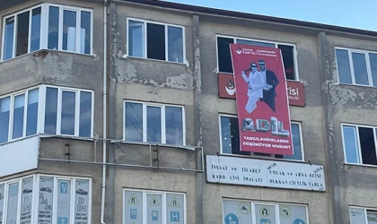 ÇERKEZKÖY’DE DİLAN POLAT VE ENGİN POLAT AFİŞLERİ ASILDI