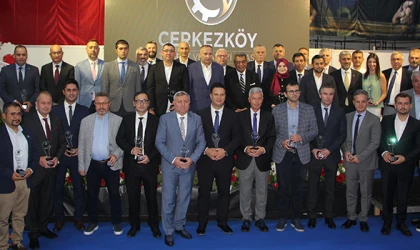 İHRACATIN YILDIZLARI ÖDÜLLENDİRİLDİ