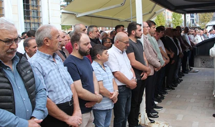 KADİR ALÖZKAN SON YOLCULUĞUNA DUALARLA UĞURLANDI