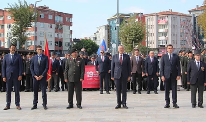 “VATANIMIZ VARSA BUNU GAZİLERİMİZE VE ŞEHİTLERİMİZE BORÇLUYUZ”