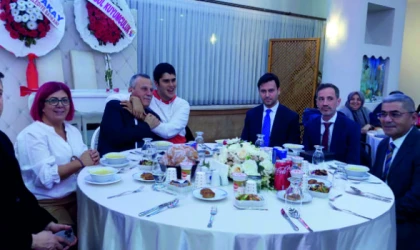 ÇERKEZKÖY'DE ÖZEL GÜNLERİNDE ÖZEL İNSANLAR AKŞAM YEMEĞİNDE BİR ARAYA GELDİLER