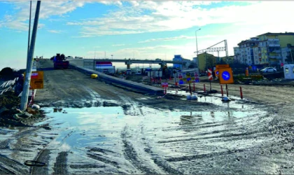 TREN HEMZEMİN GEÇİDİ TRAFİĞE KAPATILIYOR