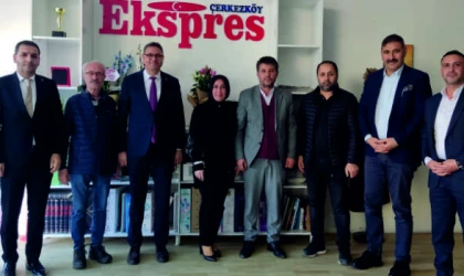 AK PARTİ İLÇE TEŞKİLATIDAN GAZETEMİZE 10 OCAK ÇALIŞAN GAZETECİLER GÜNÜ ZİYARETİ