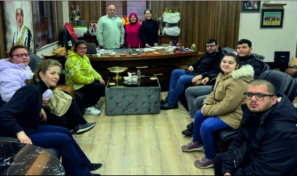 Özel İnsanlar Halk Oyunları Ekibinden Mesut Ağa’ya Ziyaret