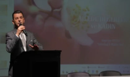 KAPAKLI BELEDİYESİ 8 MART’TA DÜZENLEDİĞİ “AİLEDE DEĞERLER VE KADIN” KONULU SÖYLEŞİ İLGİ GÖRDÜ