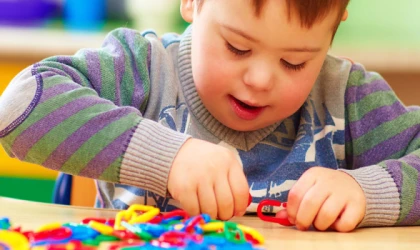 EKER'DEN OTİZMLİ BİREYLER İÇİN ANLAMLI DESTEK: AMBALAJLAR FARKINDALIK MESAJLARIYLA YENİLENDİ