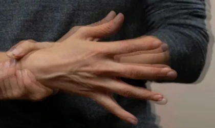 PARKİNSON’DA UMUT ERKEN TANI: HAREKETLERİ SINSİCE YAVAŞLATAN BU HASTALIKTA ERKEN TEŞHİS HAYAT KURTARIYOR