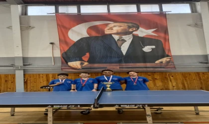 MASA TENİSİNDE YILDIZLAR KATEGORİSİNDE YUSUF OLGUN ŞAMPİYON OLDU