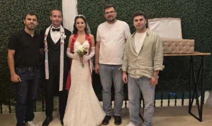 BAKIŞ GAZETESİ MUHABİRİ BARIŞ KARAPAÇA DÜNYA EVİNE GİRDİ