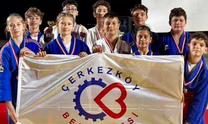 ÇERKEZKÖY BELEDİYESPOR JUDO TAKIMI LAPSEKİ’DEN ŞAMPİYONLUKLA DÖNDÜ