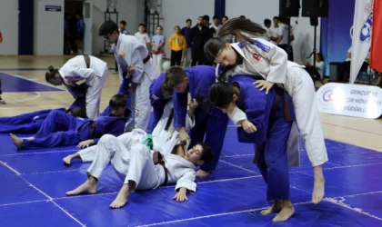 AMATÖR SPOR HAFTASI COŞKUYLA KUTLANDI