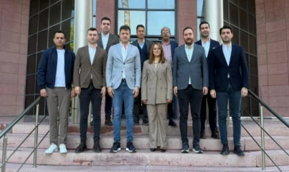 BAŞKAN AKAY OTOPARK İÇİN KOLLARI SIVADI