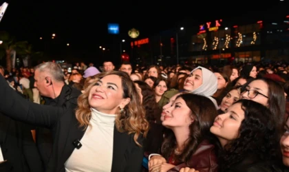CANDAN YÜCEER GENÇLERİ SAHİPSİZ BIRAKMADI: “HOŞ GELDİN FEST”TE BÜYÜK COŞKU