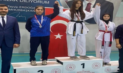 ÇERKEZKÖYLÜ TAEKWONDOCULAR CUMHURİYET KUPASI’NDA PARLADI