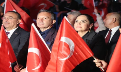 TEKİRDAĞ’DA BÜYÜKŞEHİR’DEN CUMHURİYET BAYRAMINA YAKIŞAN COŞKULU KUTLAMA