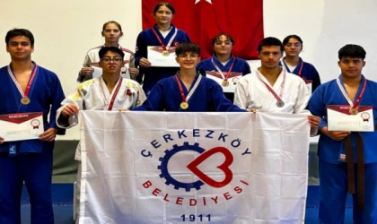 ÇERKEZKÖY BELEDİYESİ JUDO TAKIMI BÜYÜK BİR BAŞARIYA İMZA ATTI