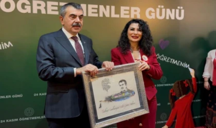 TEKİRDAĞ’A GURUR YAŞATTI: YILIN ÖĞRETMENİ NEFES FATMA GÜLDAL, ANKARA’DA BAKAN TEKİN İLE BULUŞTU