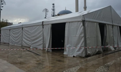 ÇERKEZKÖY BELEDİYESİ GELENEKSEL 3. BUZ PATENİ PİSTİNİ KURDU