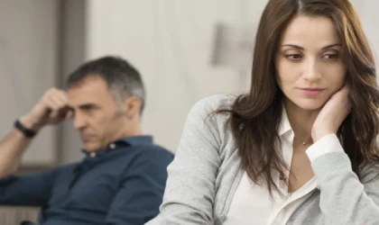 “KADIN, ERKEĞİN ANNESİ VE TERAPİSTİNE DÖNÜŞÜYOR”