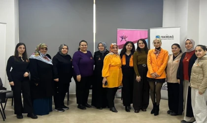 KAGEDER VE TEKİRDAĞ BÜYÜKŞEHİR ÇERKEZKÖY KADIN DANIŞMA MERKEZİ İŞ BİRLİĞİYLE ‘İNSAN HAKLARI VE ŞİDDETLE MÜCADELE’ FARKINDALIK PROGRAMI DÜZENLENDİ