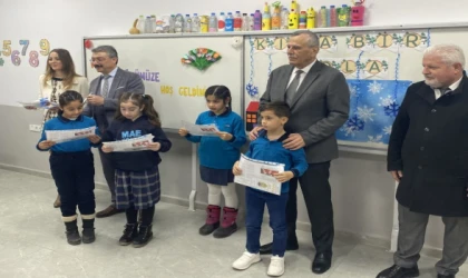 Kaymakam Günlü Öğrencilerin Karne Heyecanına Ortak Oldu