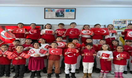 Öğrenciler İkinci Döneme Bayrak Temasıyla Merhaba Dedi